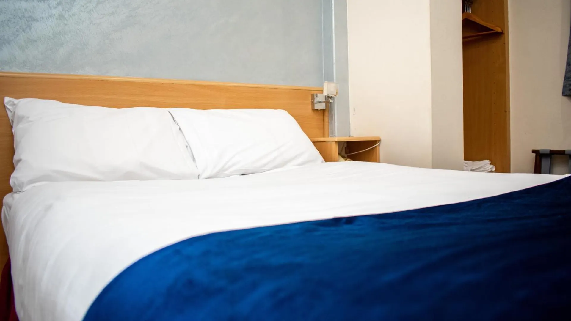 Royal Square Hotel - Nec & Birmingham Airport Marston Green United Kingdom